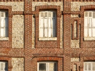 Immeuble ancien en briques en Normandie éligible à la loi Denormandie